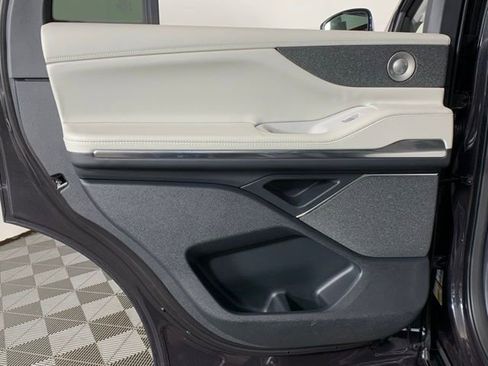 New 2025 Lincoln Navigator Reserve image 34