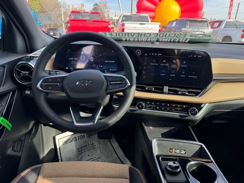 New 2026 Chevrolet Equinox ACTIV w/ Convenience Package III image 19