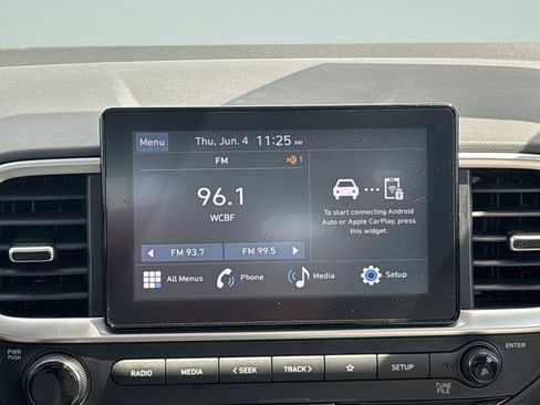 Used 2025 Hyundai Venue SEL FWD image 21