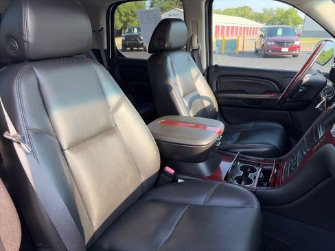 Used 2007 Cadillac Escalade AWD w/ Information Package image 20