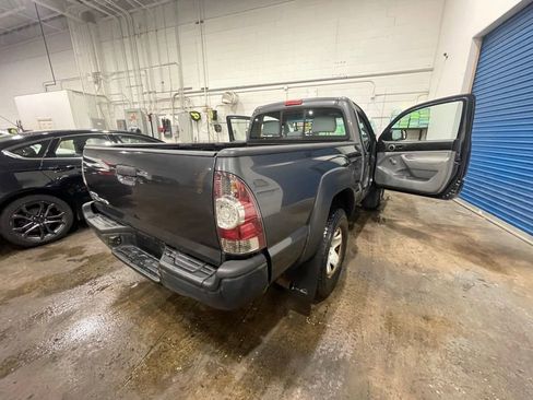 Used 2010 Toyota Tacoma 4x4 Regular Cab image 7