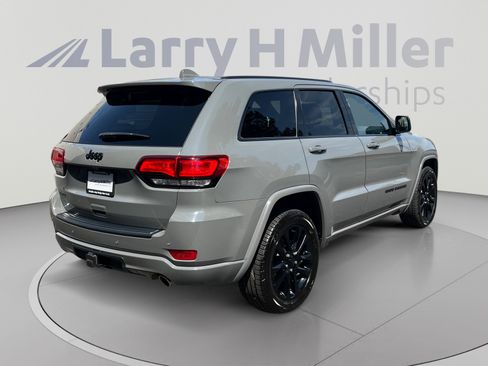 Used 2020 Jeep Grand Cherokee Altitude AWD/4WD image 5