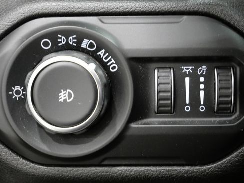 Used 2018 Jeep Wrangler Unlimited Sport S AWD/4WD image 15