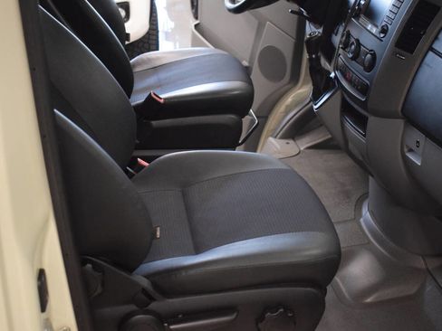 Used 2017 Mercedes-Benz Sprinter 2500 image 34