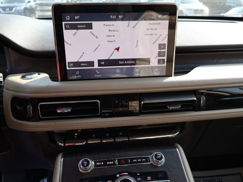 Used 2020 Lincoln Aviator Reserve w/ Equipment Group 202A AWD/4WD image 39