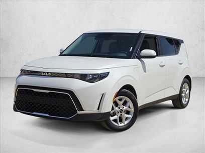 Used 2023 Kia Soul LX w/ LX Technology Package
