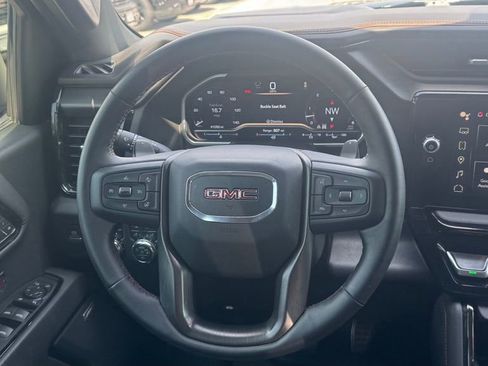 Used 2023 GMC Sierra 1500 AT4 w/ AT4 Premium Package AWD/4WD image 17