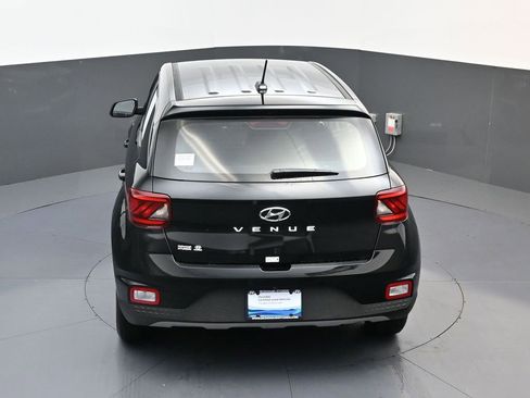 Used 2026 Hyundai Venue SE FWD image 17