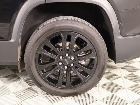Used 2023 GMC Acadia SLE w/ Driver Convenience Package FWD image 19