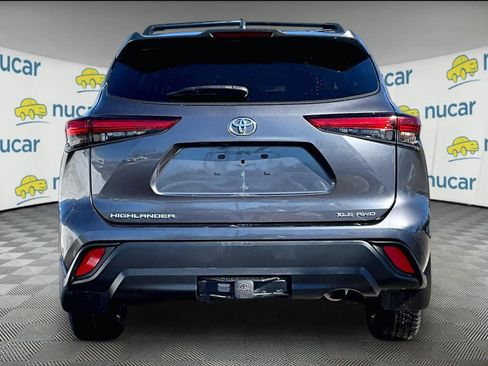 Used 2023 Toyota Highlander XLE image 5