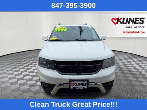 Used 2018 Dodge Journey Crossroad FWD image 3