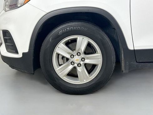 Used 2020 Chevrolet Trax LS w/ Tint and Cruise Package image 28