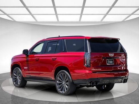 Used 2025 Cadillac Escalade V AWD/4WD image 3