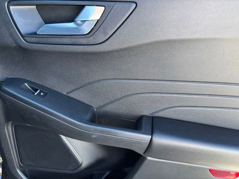 Used 2023 Ford Escape ST-Line image 19