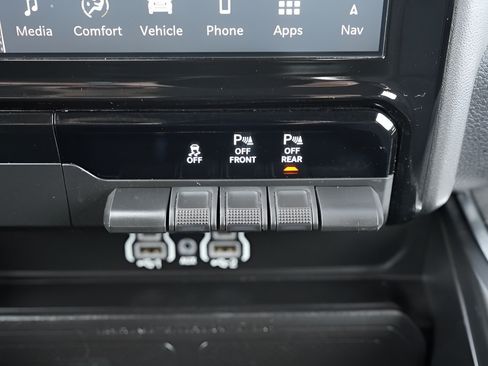 Used 2025 RAM 1500 Big Horn AWD/4WD image 34