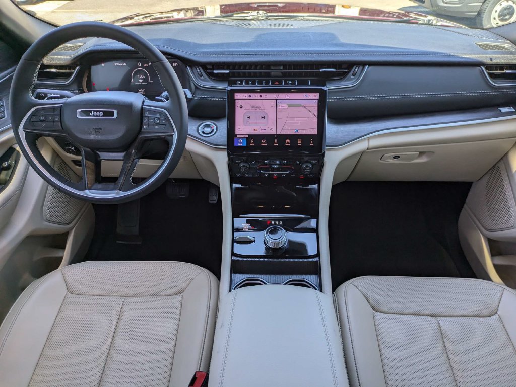 Used 2025 Jeep Grand Cherokee L Limited w/ Luxury Tech Group II AWD/4WD image 19
