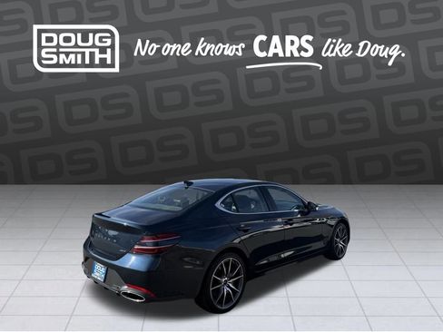 Used 2025 Genesis G70 2.5T image 5