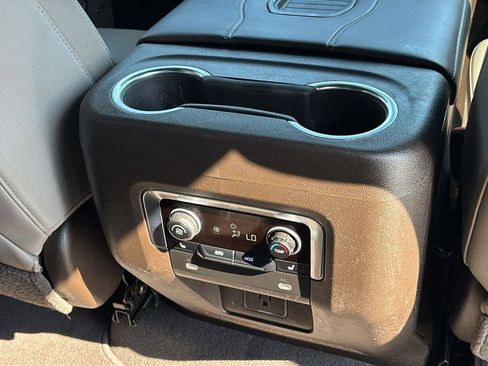 Used 2021 Chevrolet Tahoe Z71 w/ Luxury Package image 25