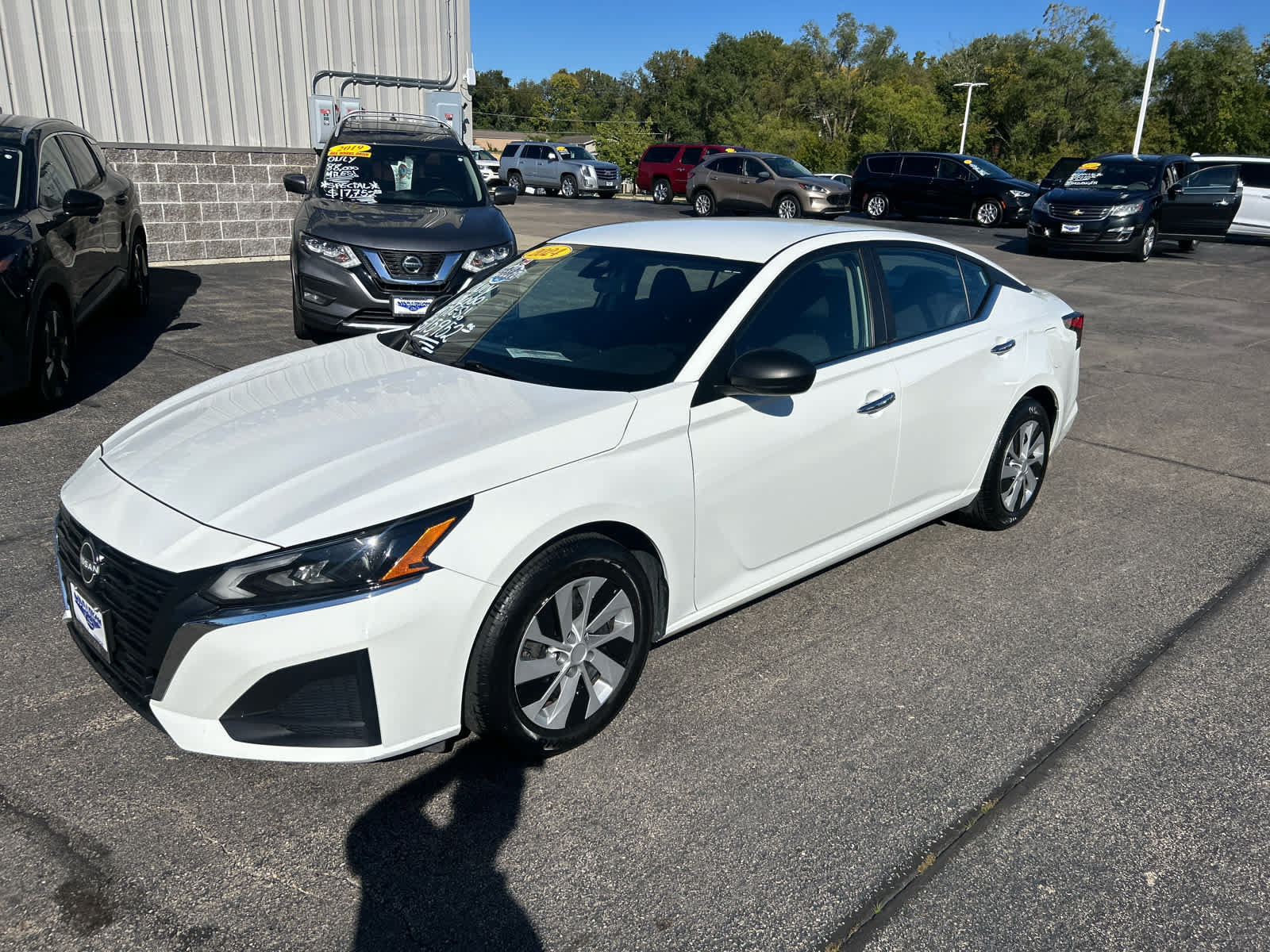 Used 2024 Nissan Altima 2.5 S FWD image 7