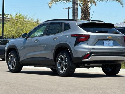 New 2026 Chevrolet Trax LT w/ Driver Confidence Package FWD image 6
