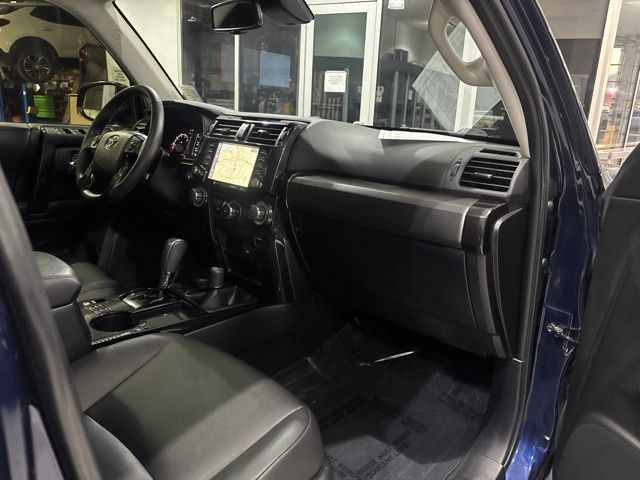 Used 2021 Toyota 4Runner Venture w/ Moonroof Package AWD/4WD image 38