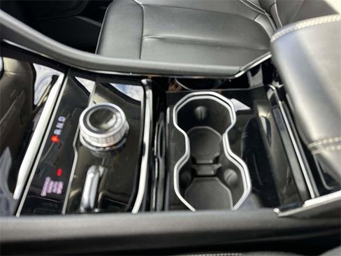 Certified 2023 Jeep Grand Cherokee Limited w/ Black Appearance Package image 36