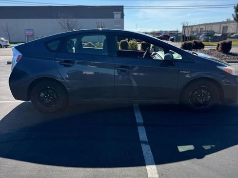 Used 2014 Toyota Prius Two image 11