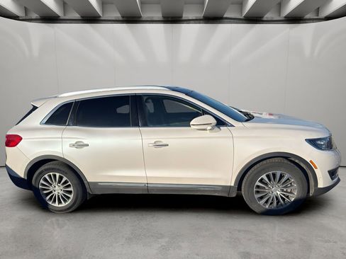 Used 2016 Lincoln MKX Reserve w/ Luxury Package image 5