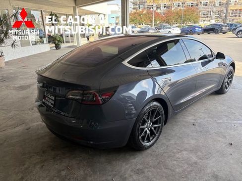 Used 2018 Tesla Model 3 Long Range RWD image 3