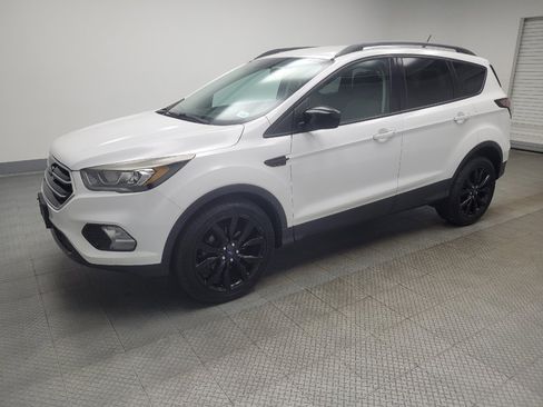 Used 2018 Ford Escape SE w/ SE Sport Appearance Package FWD image 2