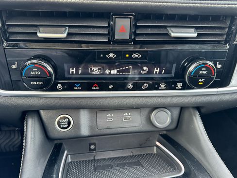 Used 2023 Nissan Rogue Platinum w/ Platinum Premium Package image 28