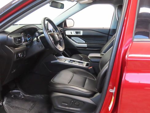 Used 2023 Ford Explorer Limited w/ Limited Technology Package RWD image 15
