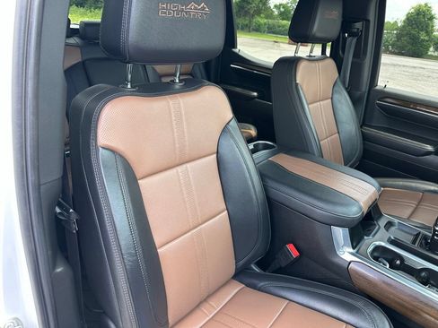 Used 2024 Chevrolet Silverado 1500 High Country AWD/4WD image 35