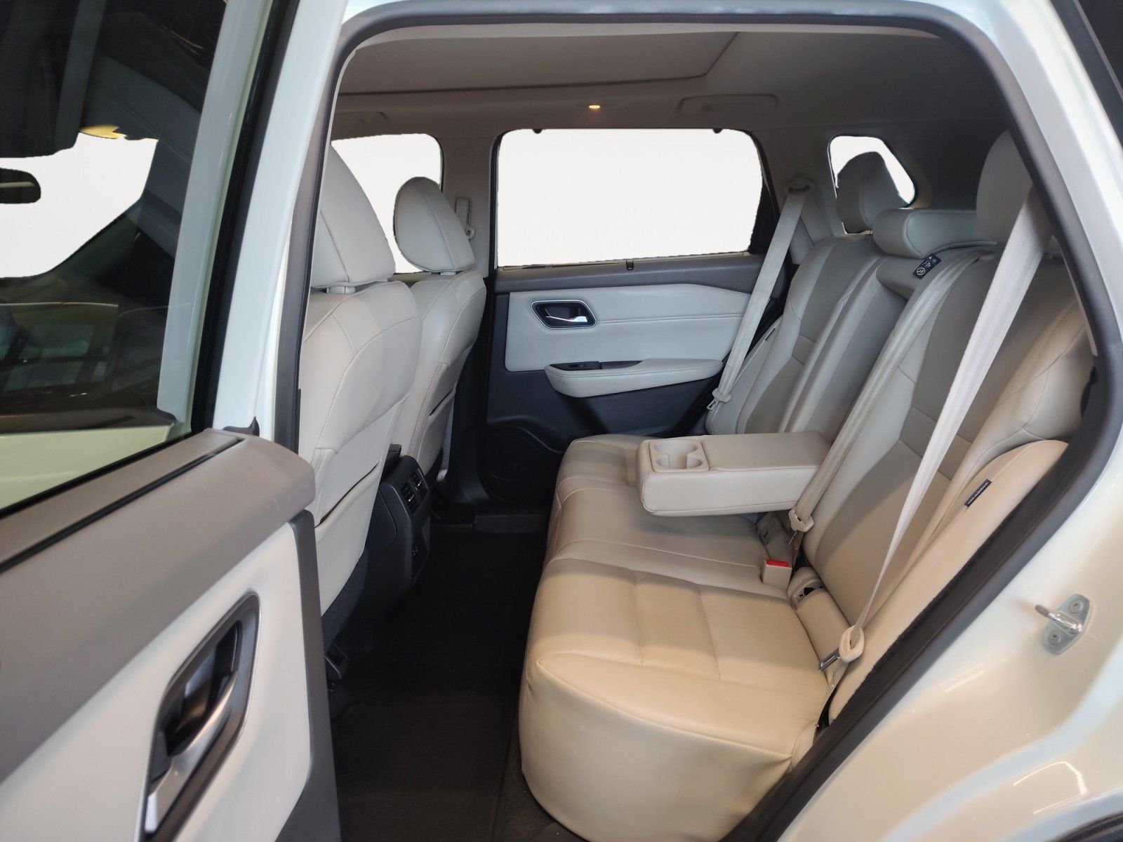 Used 2021 Nissan Rogue SV w/ Premium Package FWD image 24