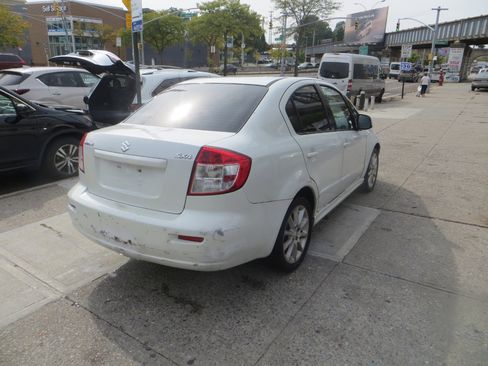 Used 2008 Suzuki SX4 Sport image 4