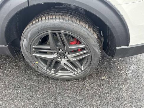 New 2026 Ford Explorer ST image 5