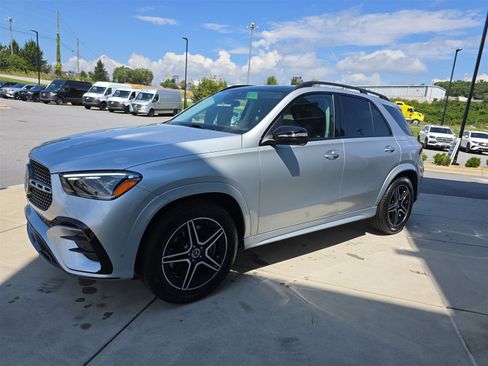 Used 2025 Mercedes-Benz GLE 350 4MATIC image 9