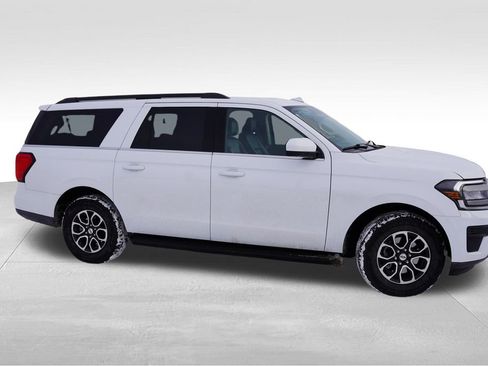 Certified 2024 Ford Expedition Max XLT image 3
