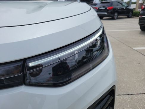 New 2026 Volkswagen Tiguan SE R-Line FWD image 9