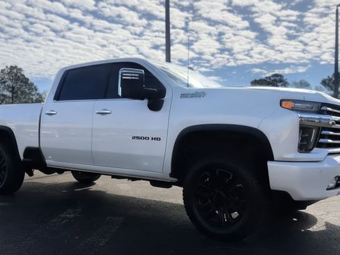 Used 2020 Chevrolet Silverado 2500 High Country w/ Z71 Off-Road Package image 2