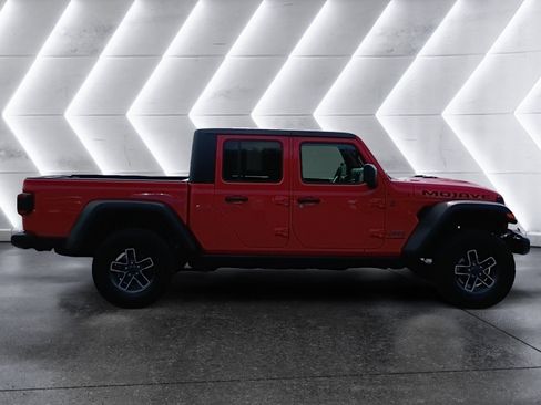 Used 2026 Jeep Gladiator Mojave AWD/4WD image 7