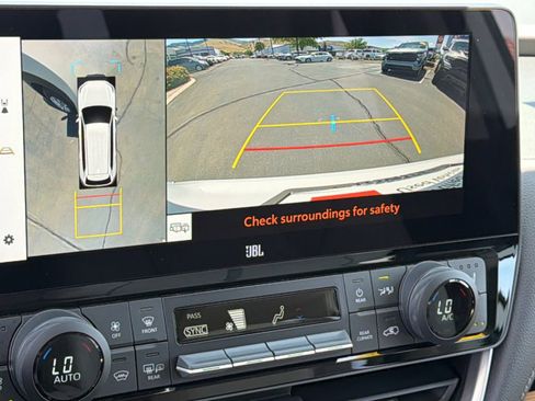 Used 2024 Toyota Grand Highlander AWD image 16