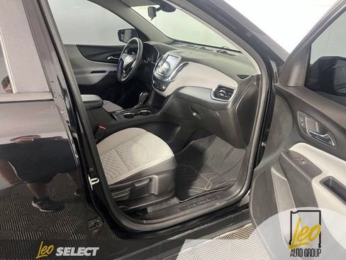 Used 2021 Chevrolet Equinox LS w/ LS Convenience Package AWD/4WD image 13