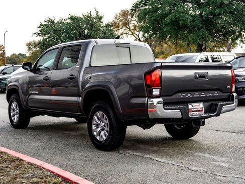 Used 2018 Toyota Tacoma SR5 image 7