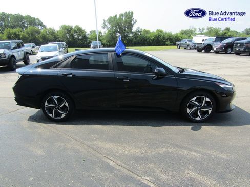 Used 2023 Hyundai Elantra SEL w/ Convenience Package FWD image 10