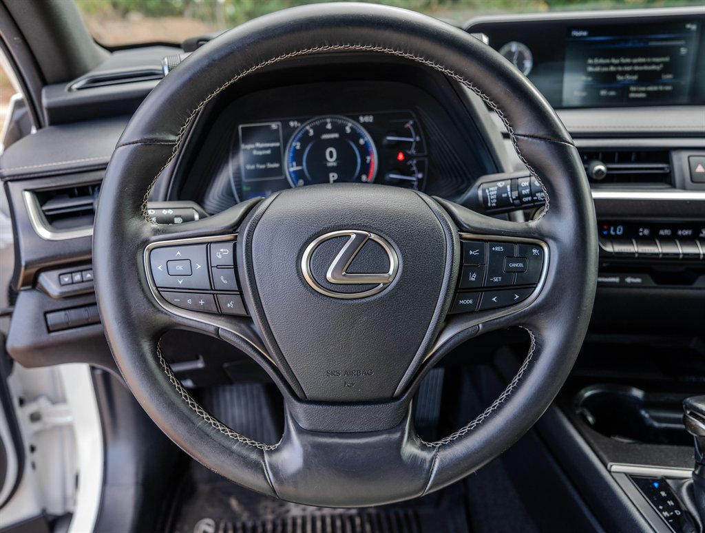 Used 2019 Lexus UX 200 FWD image 15