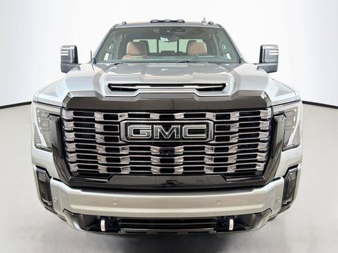 Used 2026 GMC Sierra 2500 Denali Ultimate AWD/4WD image 2