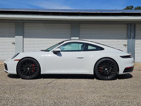 Used 2022 Porsche 911 Carrera 4S AWD/4WD image 2