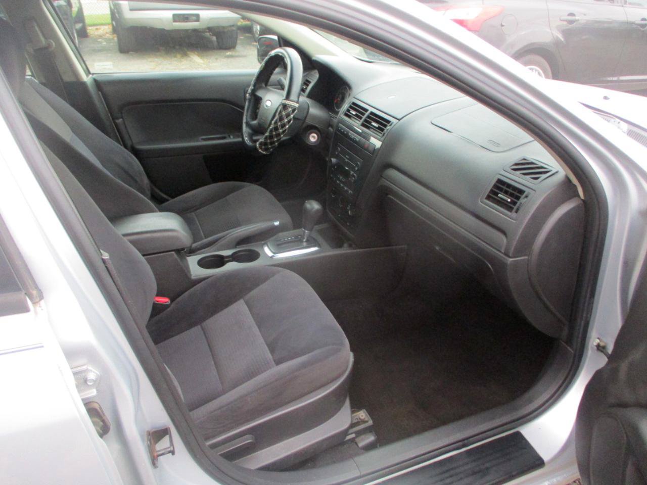 Used 2006 Ford Fusion SE FWD image 7