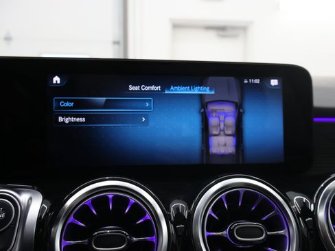 Used 2022 Mercedes-Benz GLB 35 AMG 4MATIC image 52